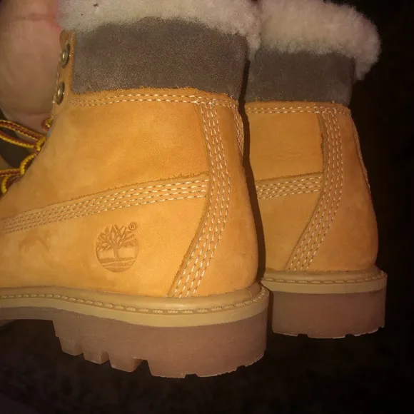 Timberland boots kids size 11.5 tan suede leather waterproof shearling boy/girl