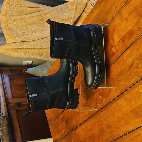 TIMBERLAND | MALYNN | WATERPROOF | LEATHER BOOTS | SIZE 9.5 | LIKE NEW
