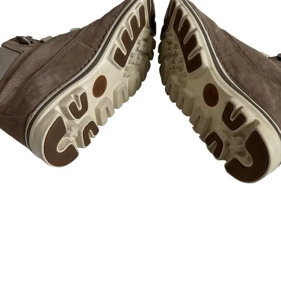 Timberland Women’s Brookton 6” Convenience Taupe Boots, Size 8