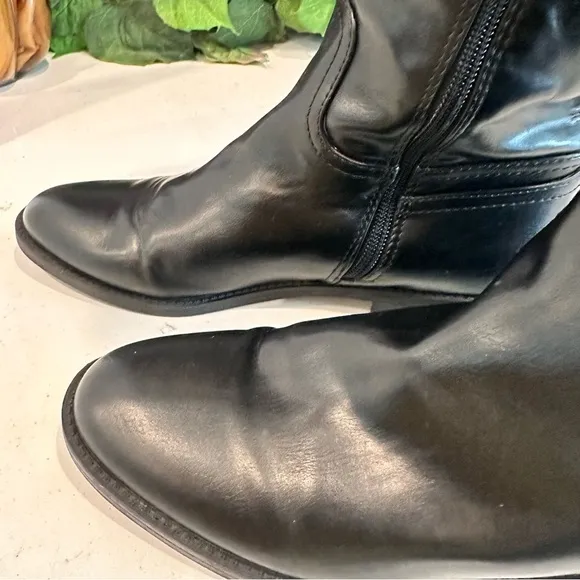 TOMMY HILFIGER Ivane Black Leather Boots with Sliver Monogram