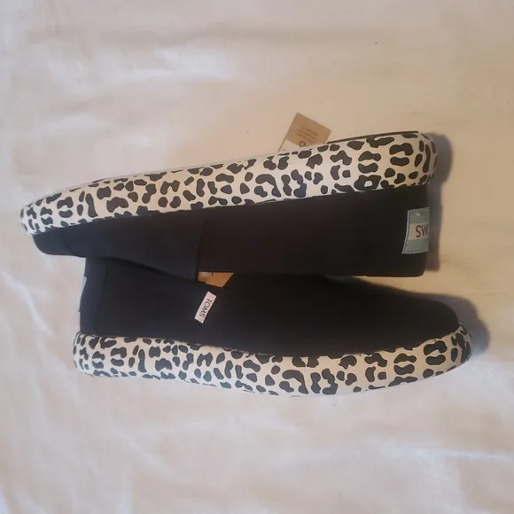 TOMS Black Canvas Leopard Ortholite Slip-On Shoes Sz. 10 Sneakers