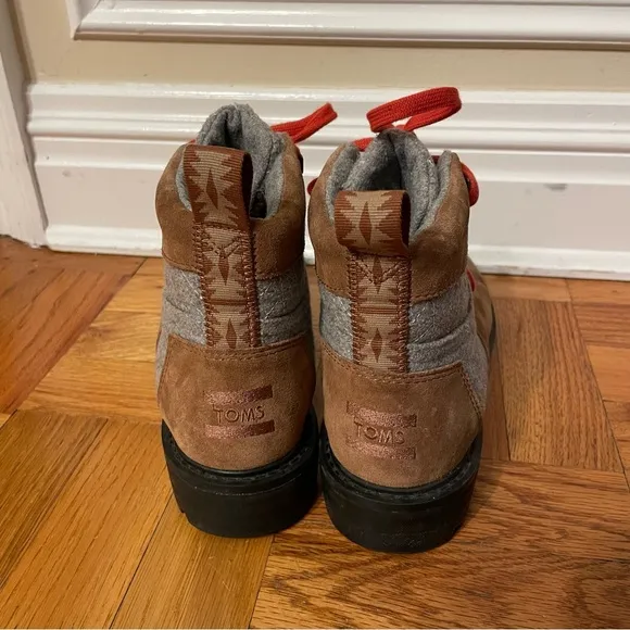 TOMS Women’s Summit Rawhide Gray Wool Waterproof Boots Size 8