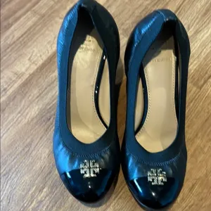 Tory Burch Black Leather Pumps