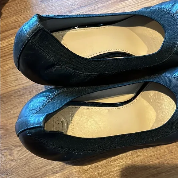 Tory Burch Black Leather Pumps
