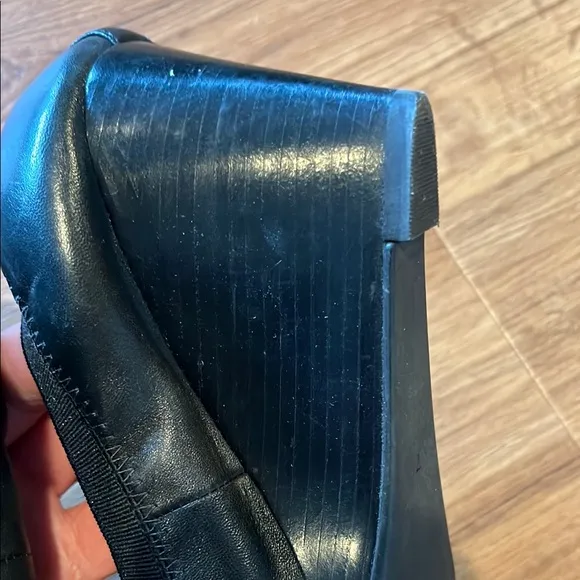 Tory Burch Black Leather Pumps