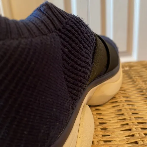 Tory Burch Bubble Sock Sneakers in Navy sz 6.5