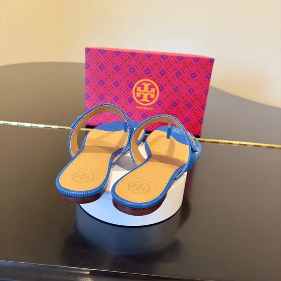 Tory Burch NWT Luxury Summer Beach Vacation Minimalist Authentic Kira Sandal