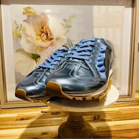 Tory Burch Tory Sport - Ruffles Trainer in Ace Blue Metallic, Size 8.5M, EUC