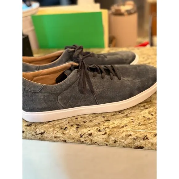 Travis Mathew Cuater Size 10.5 Grey Pinstripe Phenom Suede Sneakers Shoes