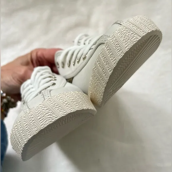 Tretorn NyLitePlus2 White Leather Tennis Shoes Size 8 Silver EUC