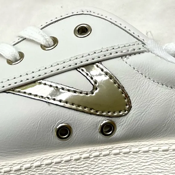 Tretorn NyLitePlus2 White Leather Tennis Shoes Size 8 Silver EUC