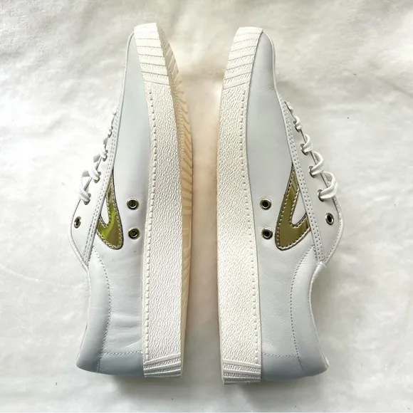 Tretorn NyLitePlus2 White Leather Tennis Shoes Size 8 Silver EUC