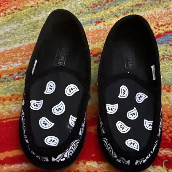 Trooper Men's Black Slip-On Shoes Size 10