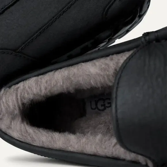 UGG Ascot 1103889 Slippers Men's US 11 Black Leather Faux Fur Lined Shoes TF4440