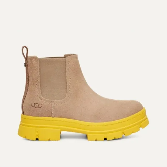 UGG ASHTON CHELSEA BOOTS