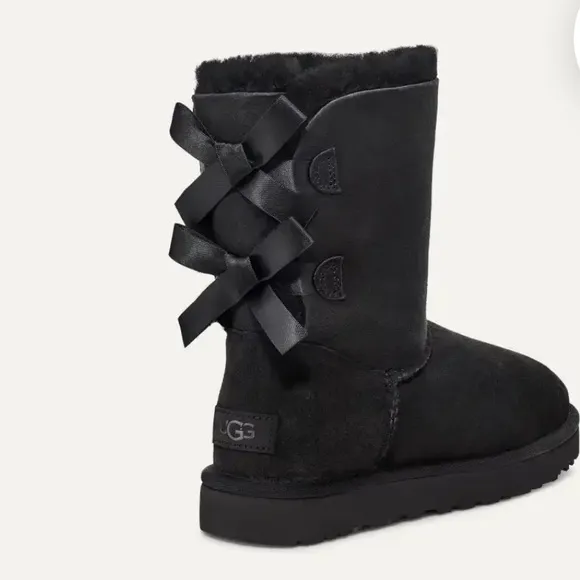 UGG Australia Bailey bow II suede leather boots size 7 women’s new