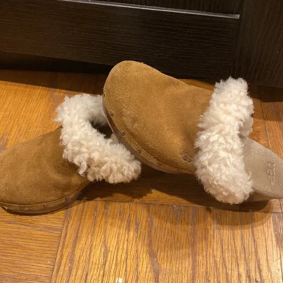 Ugg Australia Sera Youth Girls Clogs Mules Heels Fur Shoes sz 1