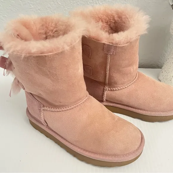 Ugg Bailey Bow II Girls Pink Boot Size 12