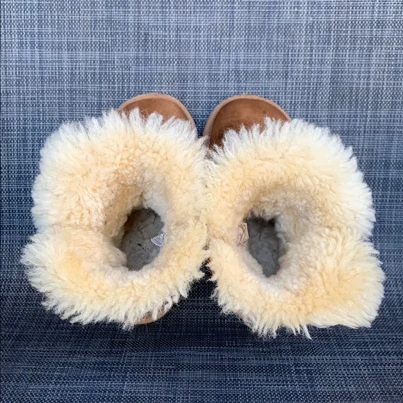 UGG Bailey Button II Chestnut Cozy Winter Boots Toddler size 10
