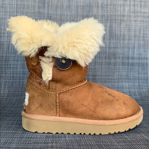 UGG Bailey Button II Chestnut Cozy Winter Boots Toddler size 10