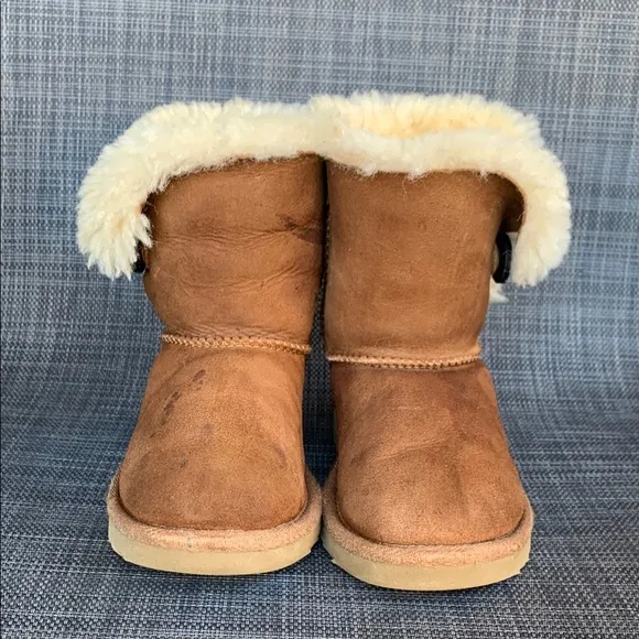 UGG Bailey Button II Chestnut Cozy Winter Boots Toddler size 10