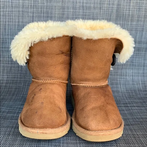 UGG Bailey Button II Chestnut Cozy Winter Boots Toddler size 10