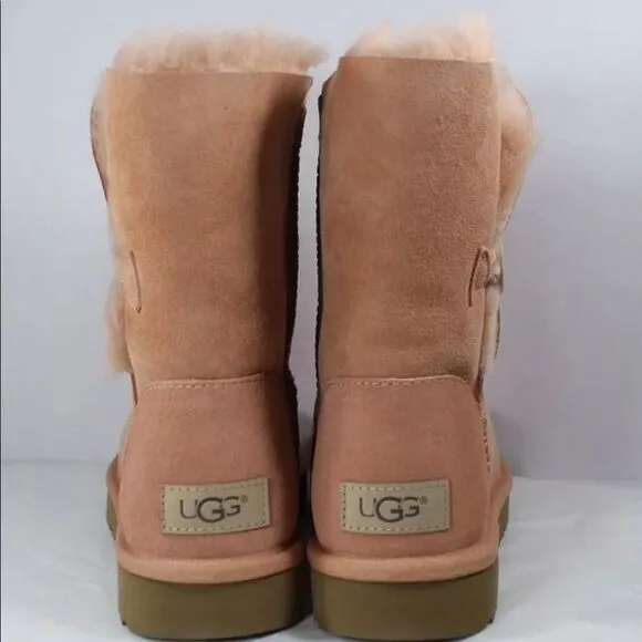 UGG BAILEY BUTTON II SIZE 5 SUNTAN COLOR BOOTS