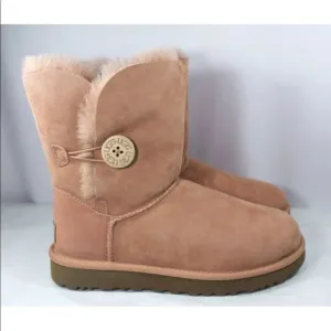 UGG BAILEY BUTTON II SIZE 5 SUNTAN COLOR BOOTS
