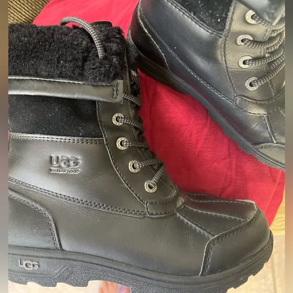 UGG BUTTE II CWR' LACE-UP HIKING BOOTS Size 3Waterproof Outdoors!!