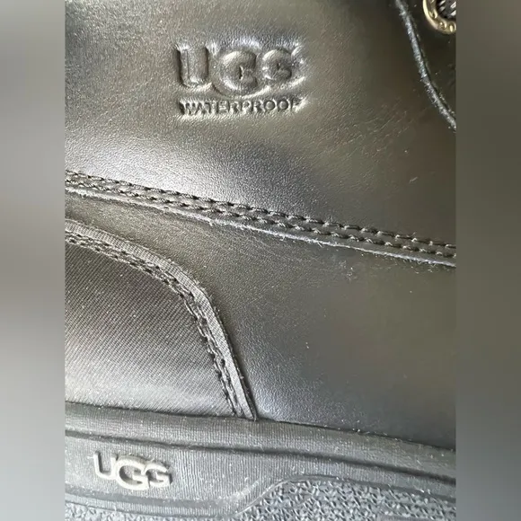 UGG BUTTE II CWR' LACE-UP HIKING BOOTS Size 3Waterproof Outdoors!!