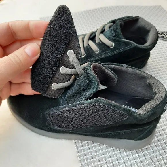 UGG Canoe Suede Chukka Ankle Boot Toddler 12 Solid Black Shoes