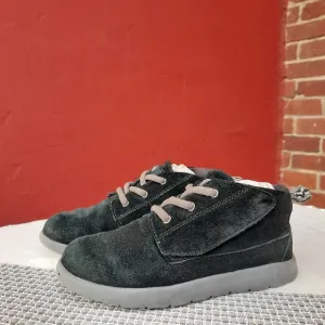 UGG Canoe Suede Chukka Ankle Boot Toddler 12 Solid Black Shoes