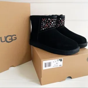 Ugg Classic Genuine Sheepskin Mini II Black Leather Boots With Studs New Size 7