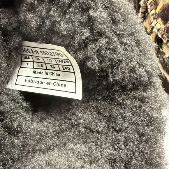 UGG Classic Short Exotic Boots Shoes Sheepskin Fur Haircalf Cheetah‎ Womens 7 **