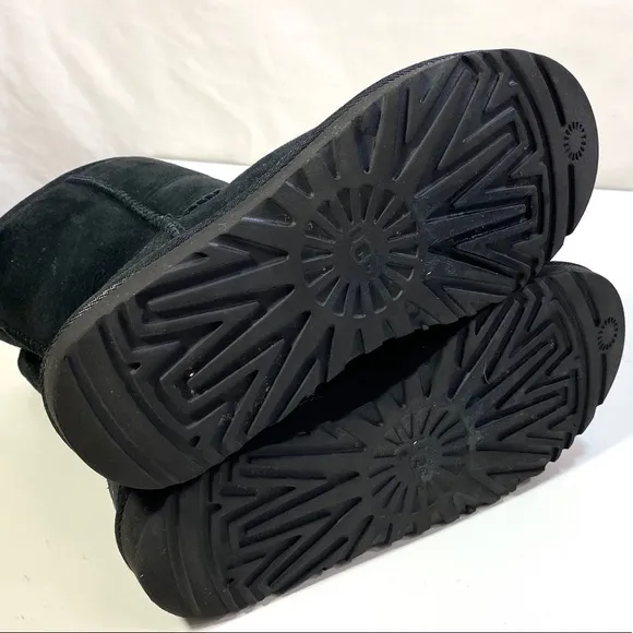 UGG CLASSIC SHORT II ANKLE BOOT