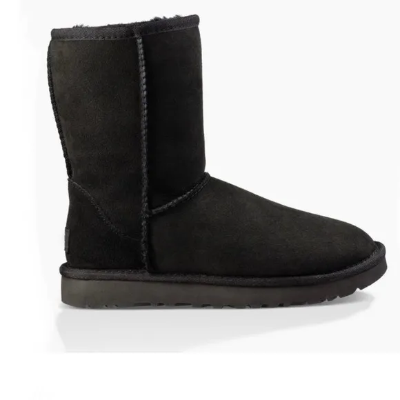 UGG CLASSIC SHORT II ANKLE BOOT