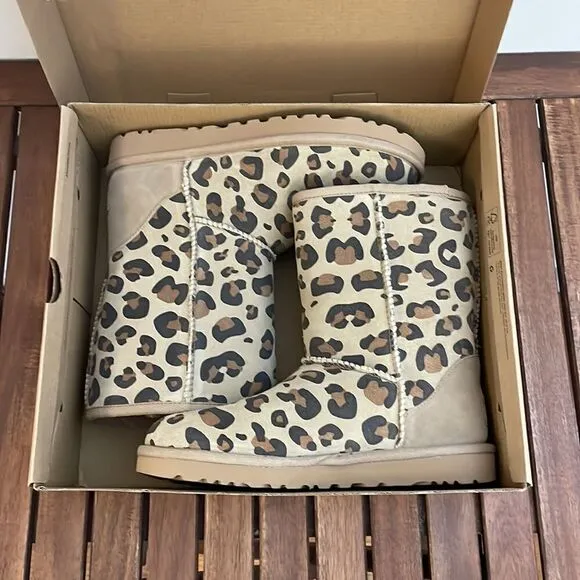 UGG Classic Short II Leopard Print Boots USA Women Size 7/UK 5/EU 38