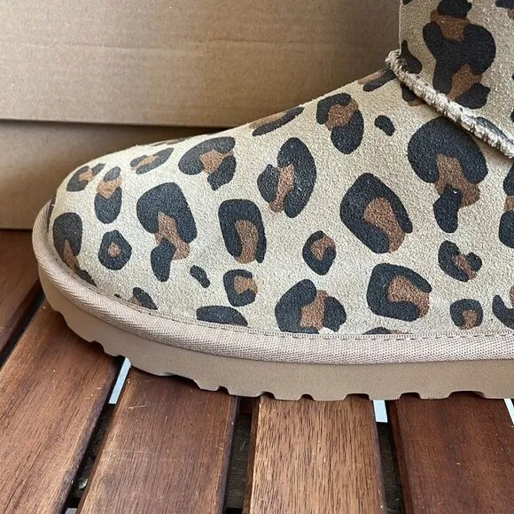 UGG Classic Short II Leopard Print Boots USA Women Size 7/UK 5/EU 38