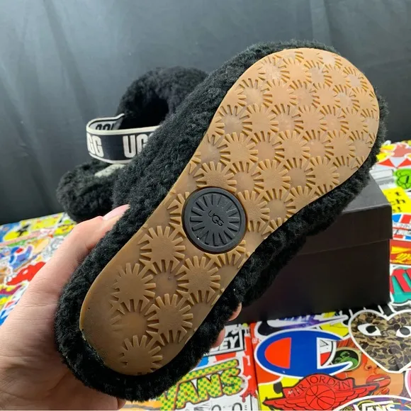 UGG Fluff Yeah Fur Slippers Size 9 Women's