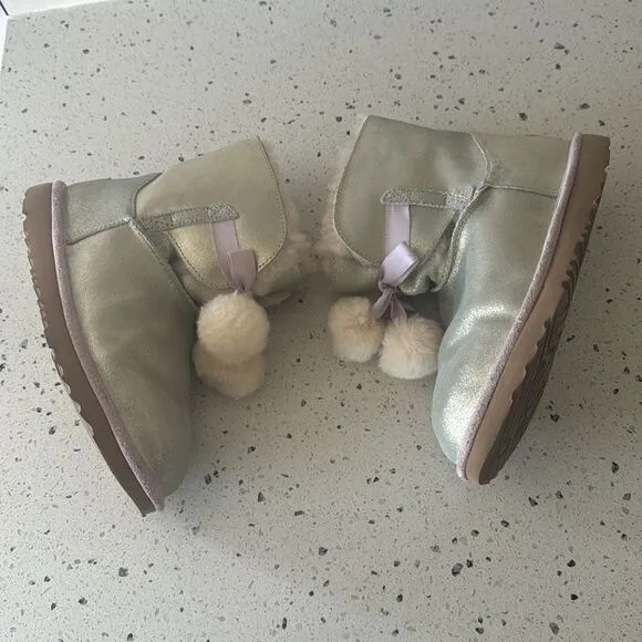 UGG Gita Pom Pom Girl's Metallic Gold Pink Leather Shearling Boots Size 6 Youth