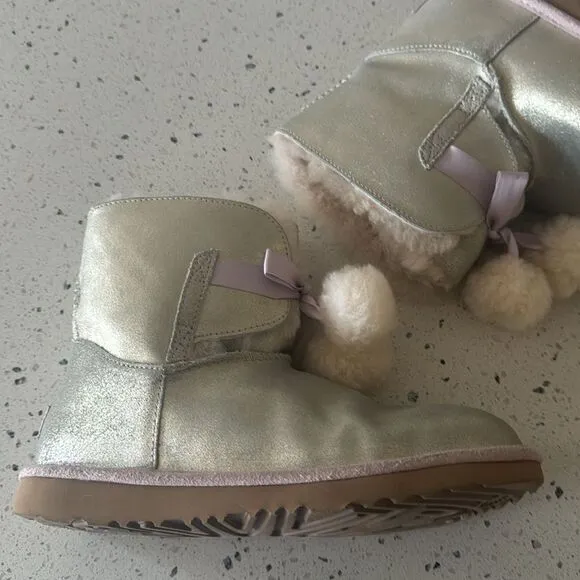 UGG Gita Pom Pom Girl's Metallic Gold Pink Leather Shearling Boots Size 6 Youth