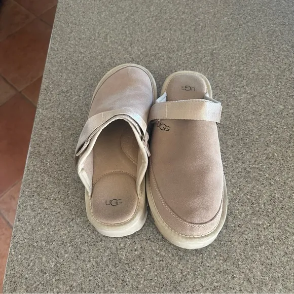 UGG Goldenstar Clog  platform Sand Slip-On Shoes US 11 EU fits 10-11 EUC
