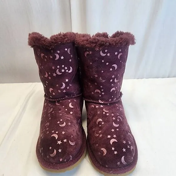 UGG Junior Bailey Bow Moon And Stars Boots Wild Grape Size 4