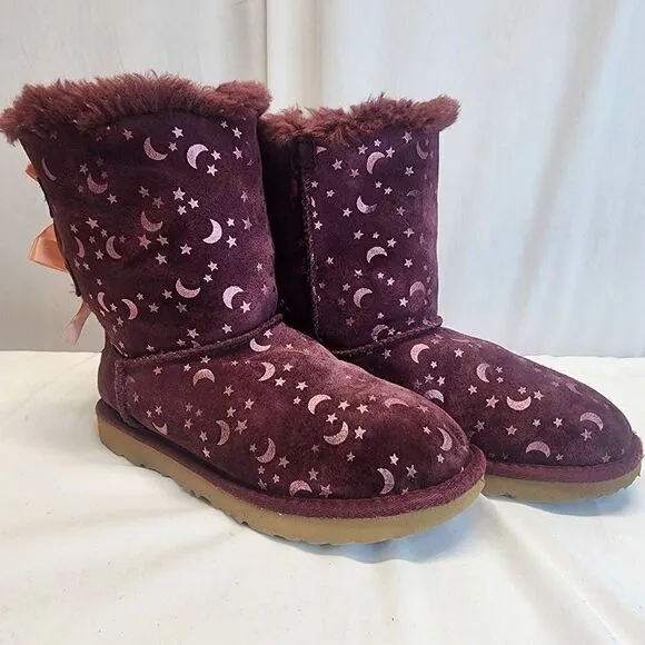 UGG Junior Bailey Bow Moon And Stars Boots Wild Grape Size 4
