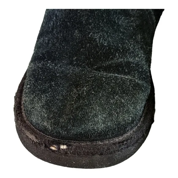 UGG kid's Maddie black buckle boots Size 1 GUC