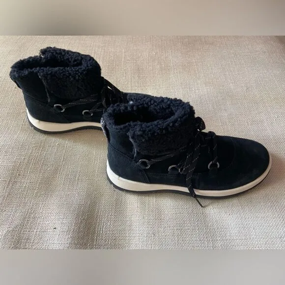 UGG Lakeside Heritage Lace Sneaker Boots Waterproof Suede Black 9
