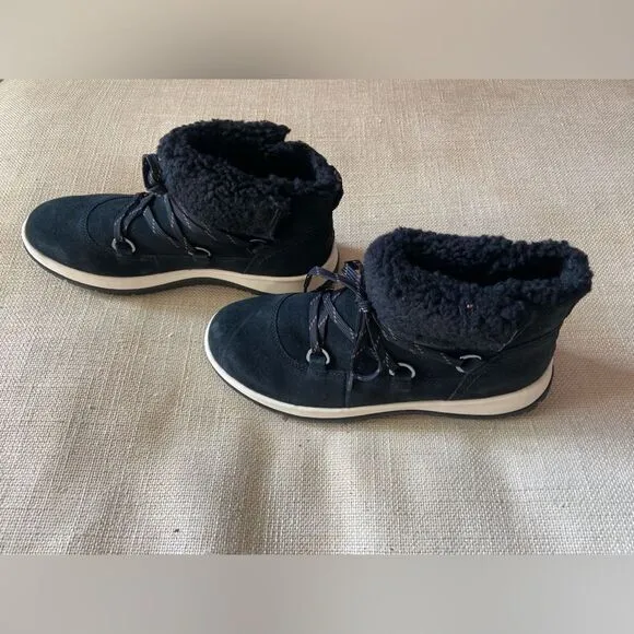 UGG Lakeside Heritage Lace Sneaker Boots Waterproof Suede Black 9