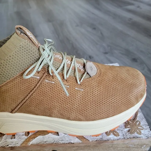 UGG Men's Miwo Sport  High Hyperweave Shoes