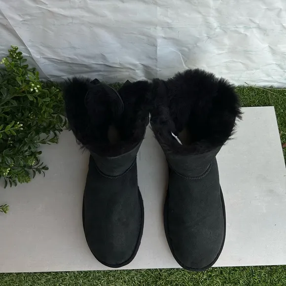 UGG Mini Bailey Bow II black Women SIZE 8 new