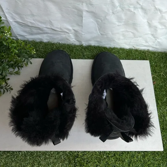 UGG Mini Bailey Bow II black Women SIZE 8 new